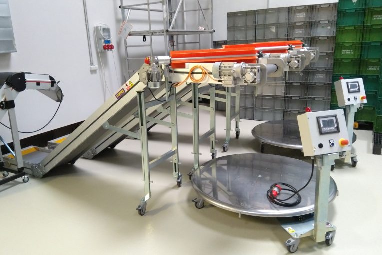 Zařízeni pro manipulaci s výrobky